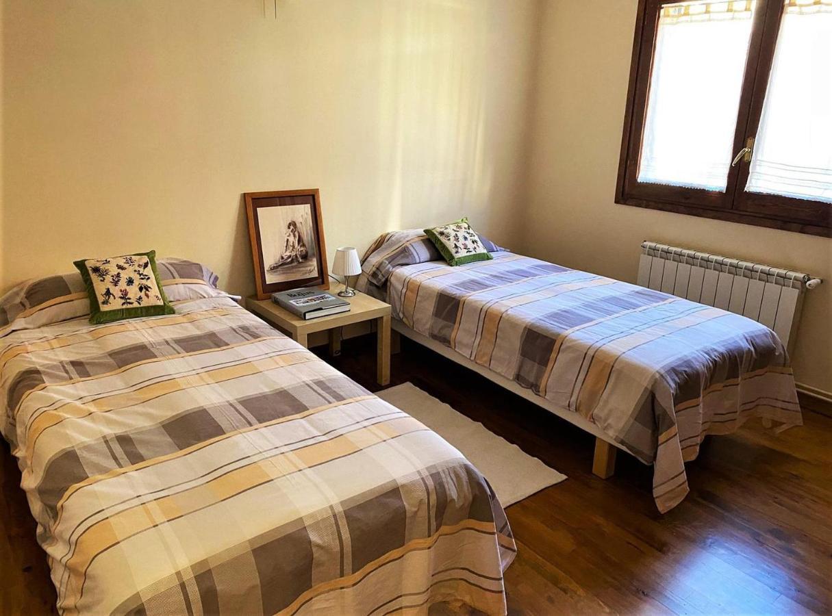 Esplendida Casa En El Centro De Llivia Con Piscina别墅 外观 照片